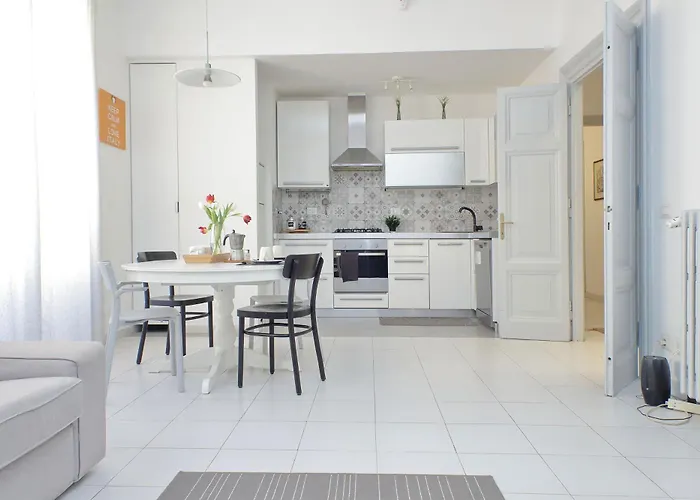 Casa Serafina In Prati District Apartament Rzym